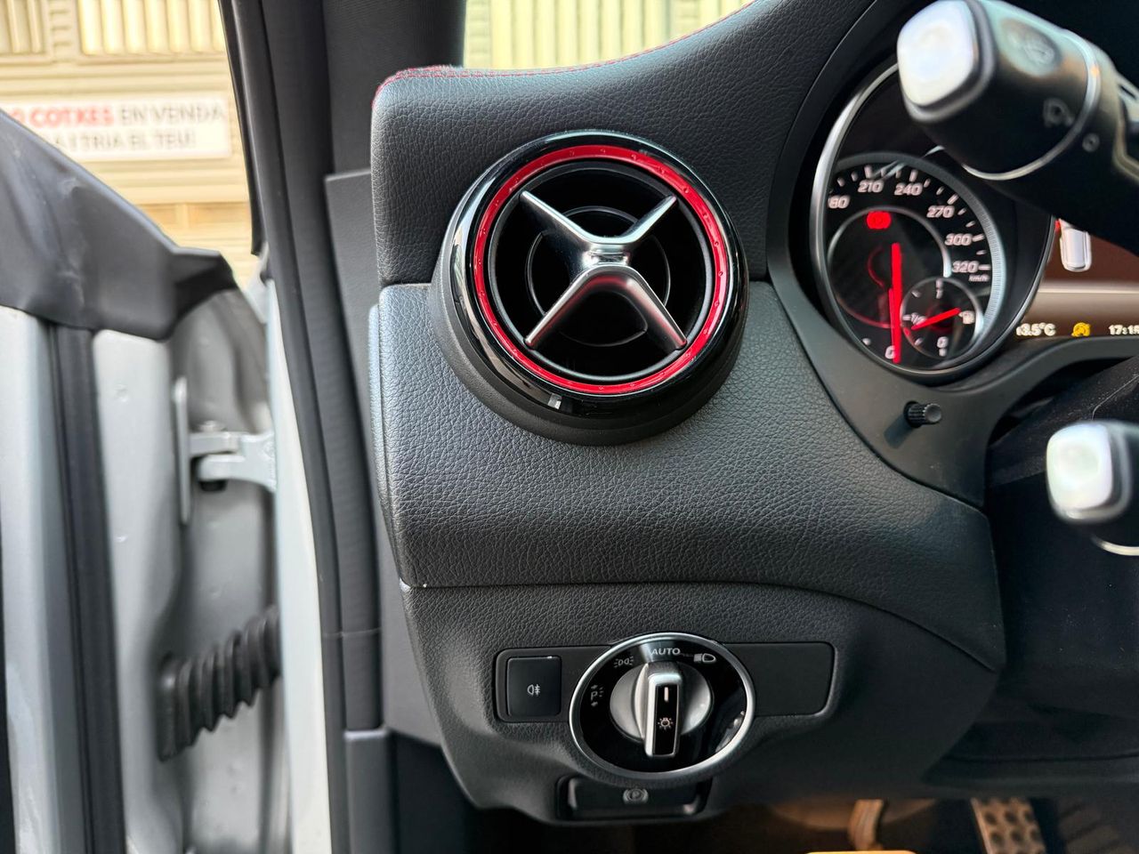 Mercedes Clase CLA CLA 45 AMG - Foto 2