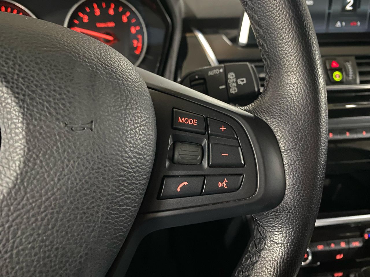 BMW Serie 2 Active Tourer 218i - Foto 2