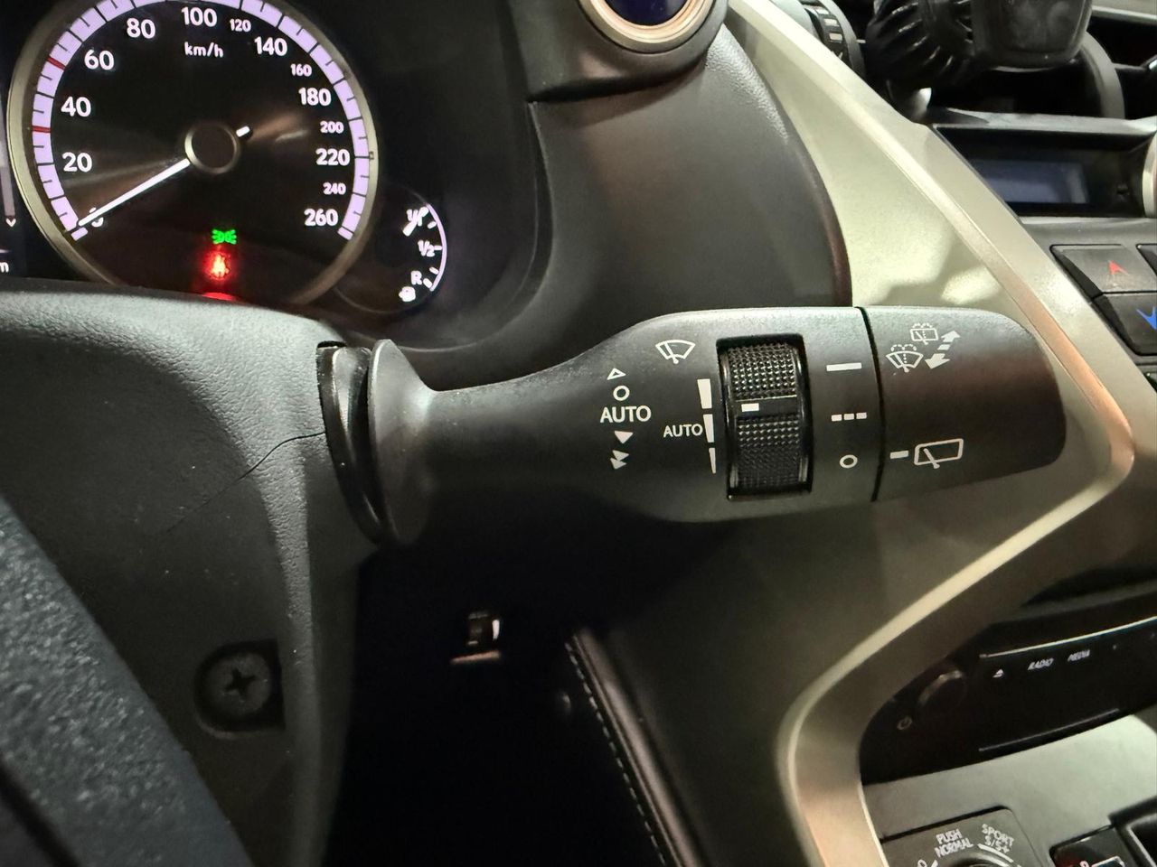 Lexus NX 2.5 300h F Sport 4WD - Foto 2