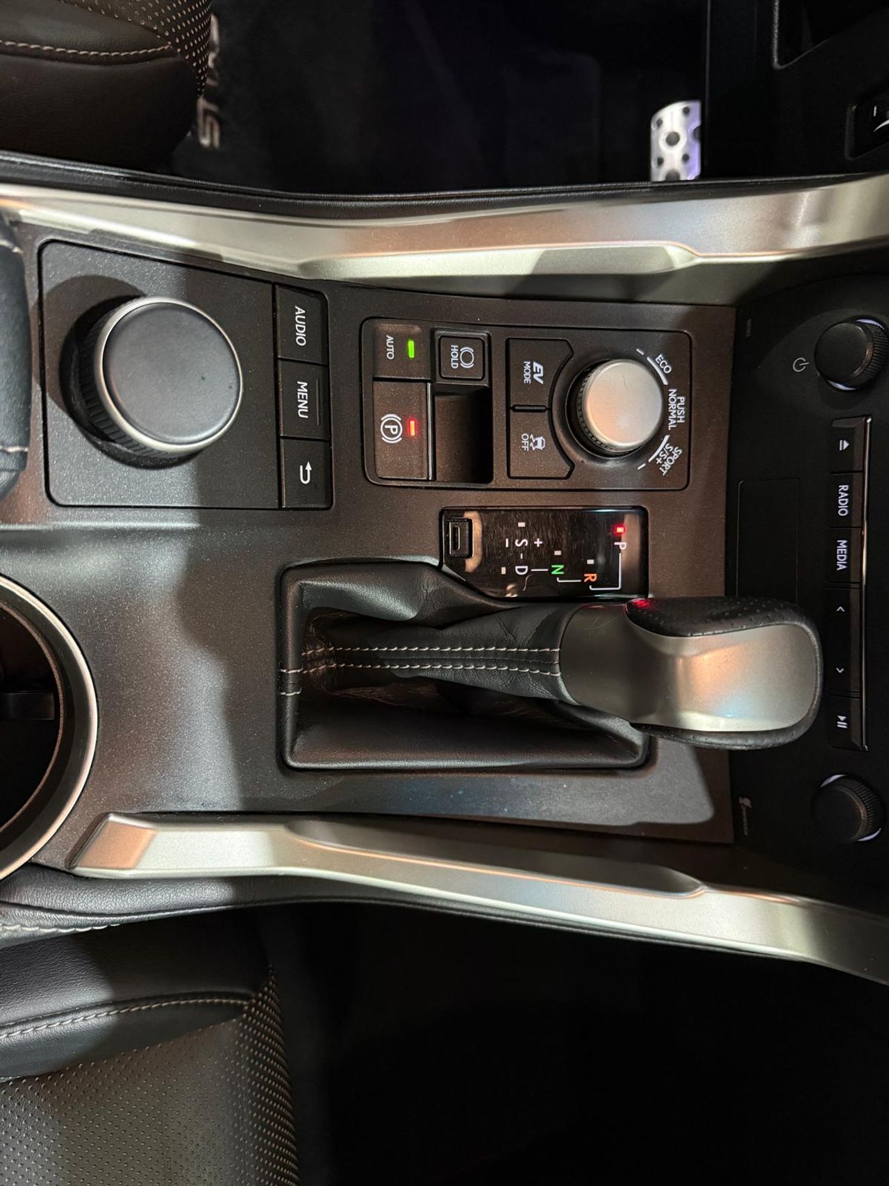 Lexus NX 2.5 300h F Sport 4WD - Foto 2