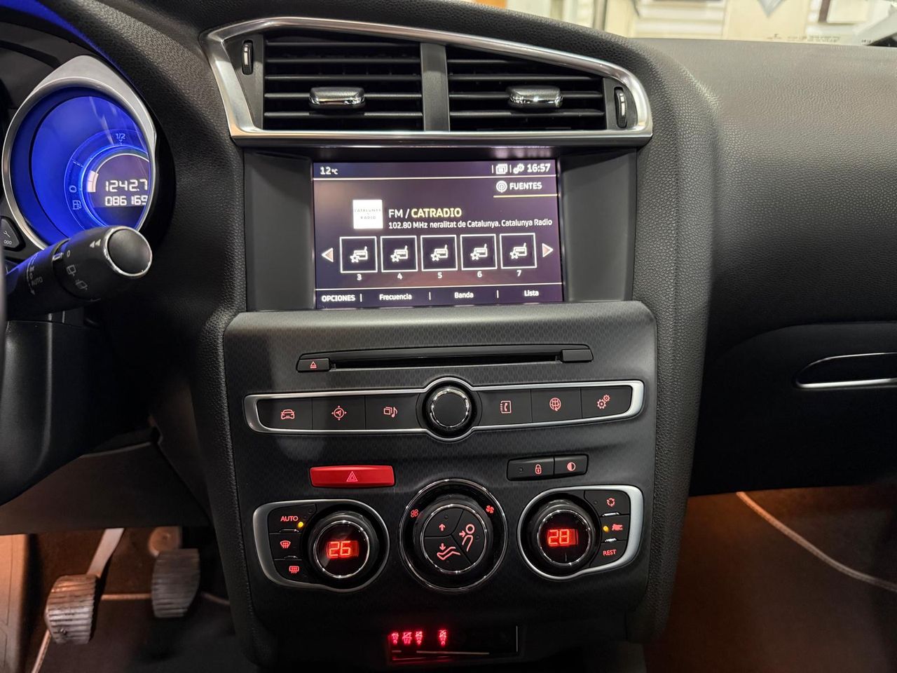 DS DS 4 Crossback 1.6 BlueHDi 88kW Connected Chic - Foto 2