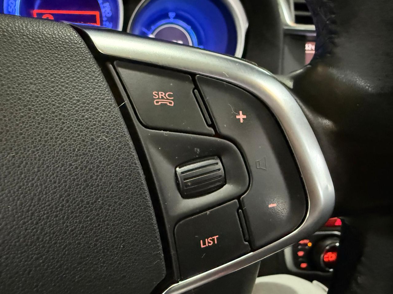 DS DS 4 Crossback 1.6 BlueHDi 88kW Connected Chic - Foto 2