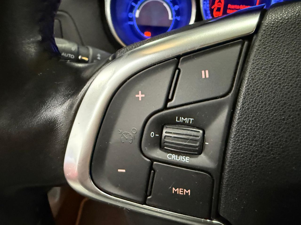 DS DS 4 Crossback 1.6 BlueHDi 88kW Connected Chic - Foto 2