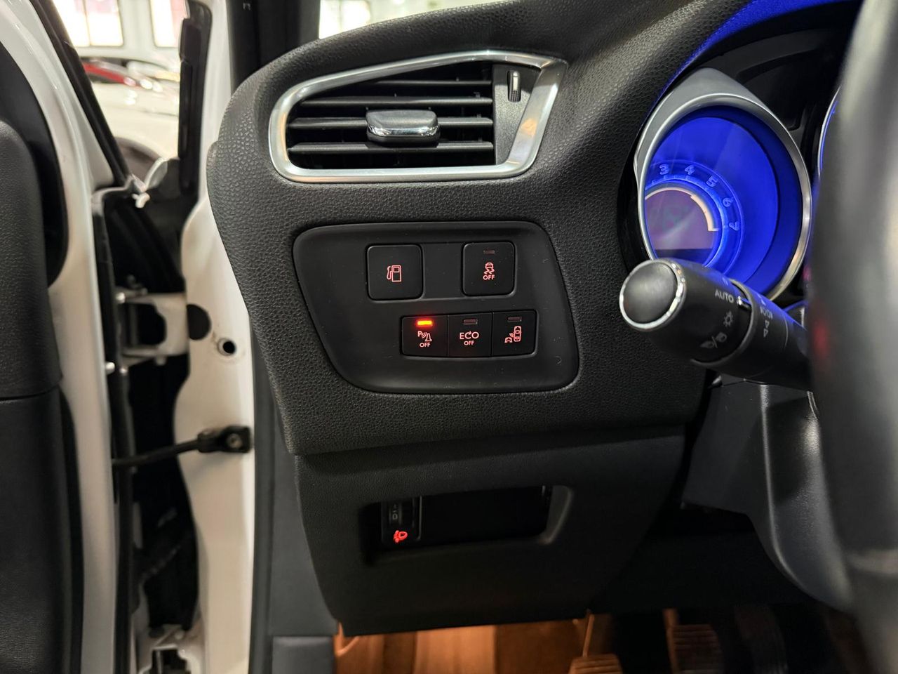 DS DS 4 Crossback 1.6 BlueHDi 88kW Connected Chic - Foto 2