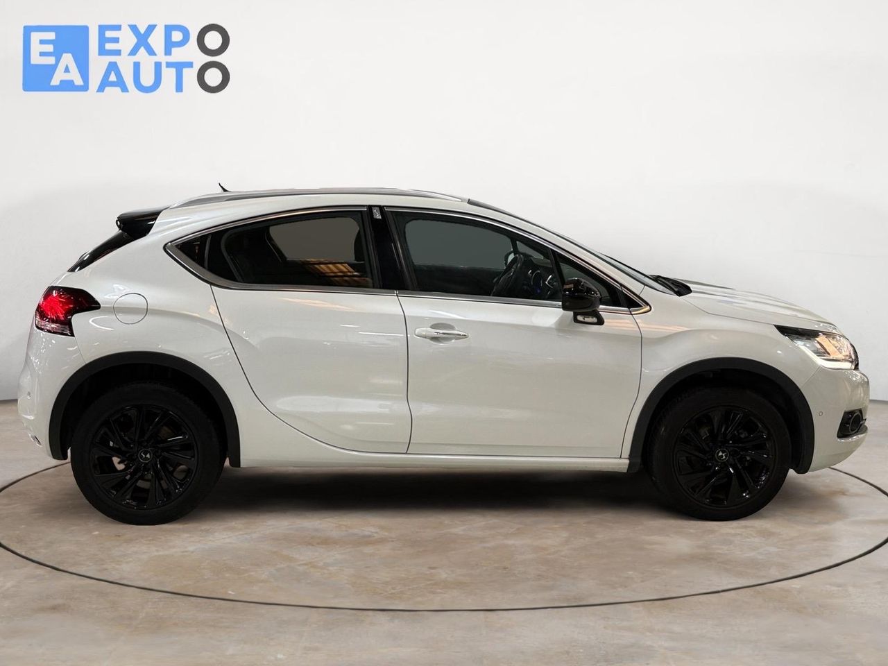 DS DS 4 Crossback 1.6 BlueHDi 88kW Connected Chic - Foto 2