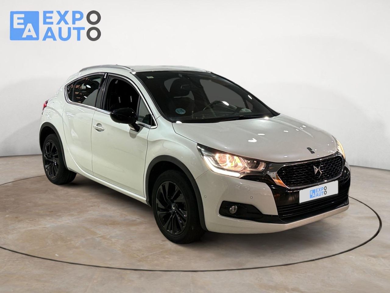 DS DS 4 Crossback 1.6 BlueHDi 88kW Connected Chic - Foto 2