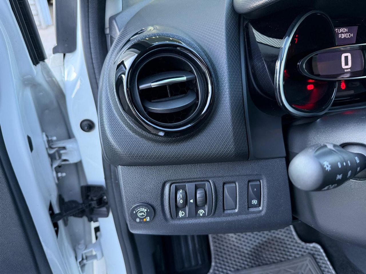 Renault Clio Limited TCe 66kW (90CV) GLP -18 - Foto 2