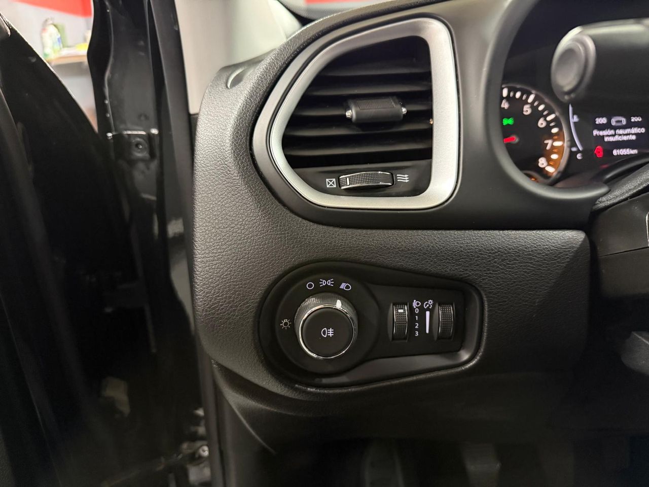 Jeep Renegade 1.6 E-TORQ 81kW Sport FWD E6 - Foto 2