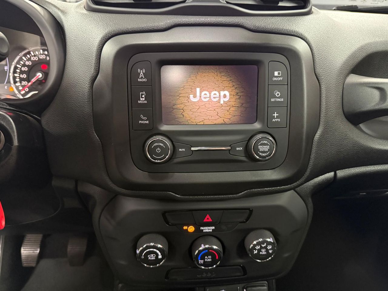 Jeep Renegade 1.6 E-TORQ 81kW Sport FWD E6 - Foto 2