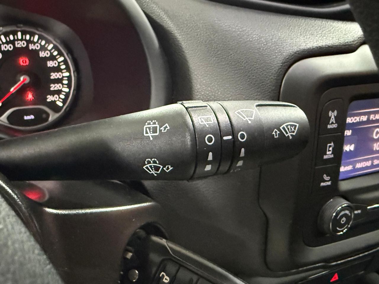 Jeep Renegade 1.6 E-TORQ 81kW Sport FWD E6 - Foto 2