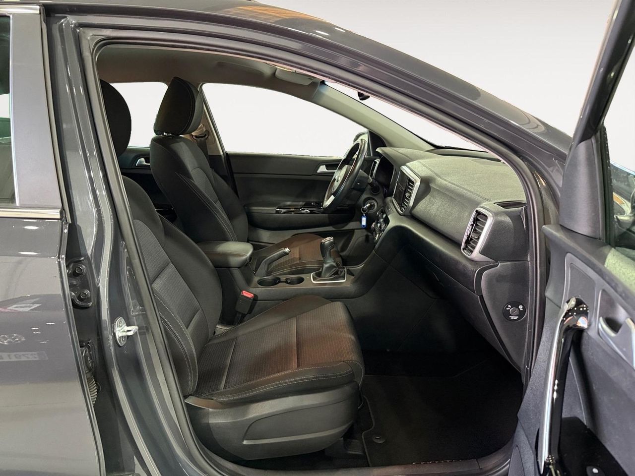 Kia Sportage 1.6 MHEV Drive 100kW (136CV) 4x2 - Foto 2