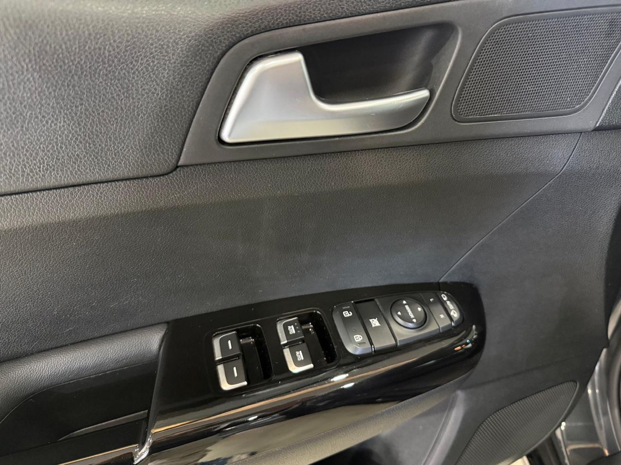 Kia Sportage 1.6 MHEV Drive 100kW (136CV) 4x2 - Foto 2