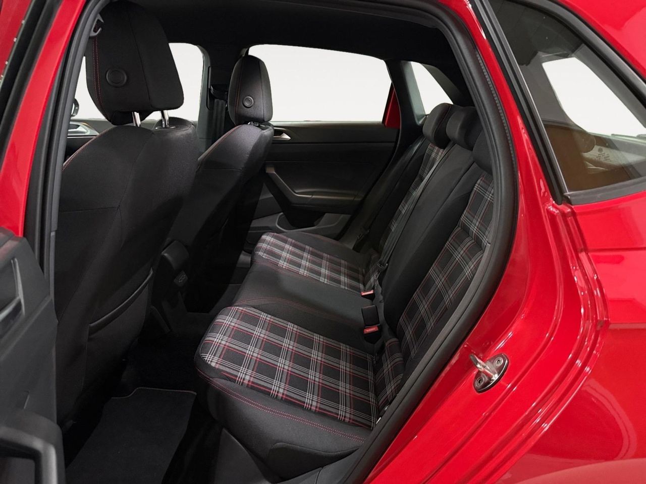 Volkswagen Polo GTI 2.0 TSI 147kW (200CV) DSG - Foto 2