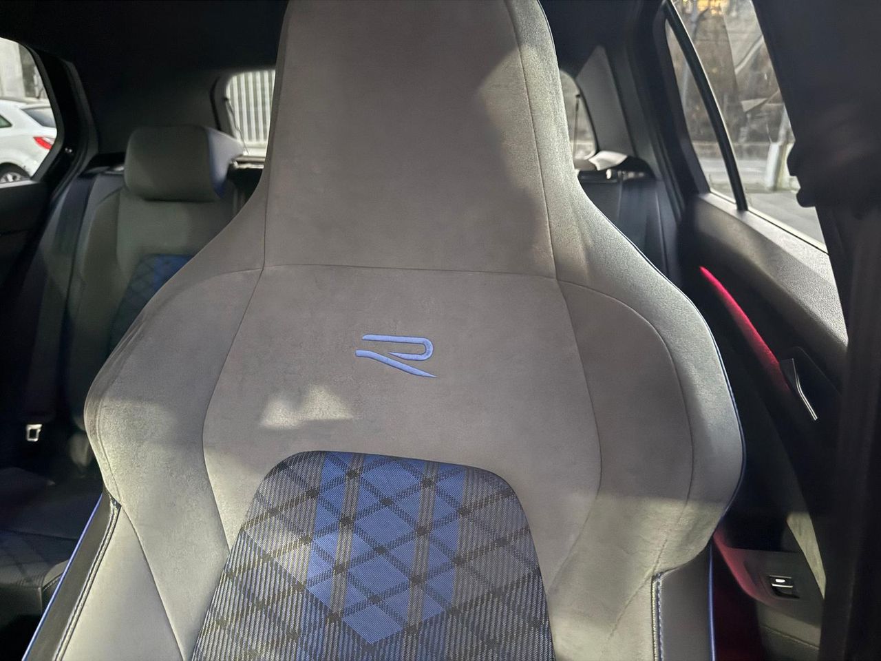 Volkswagen Golf R 2.0 TSI 235kW (320CV) 4Motion DSG - Foto 2