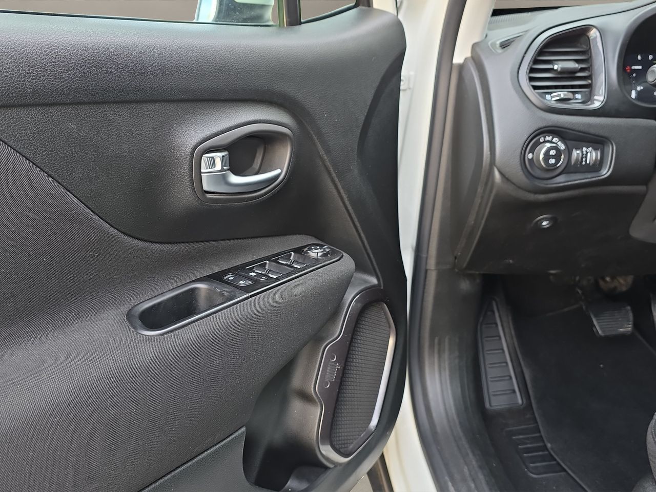 Jeep Renegade Limited 1.3 - Foto 2