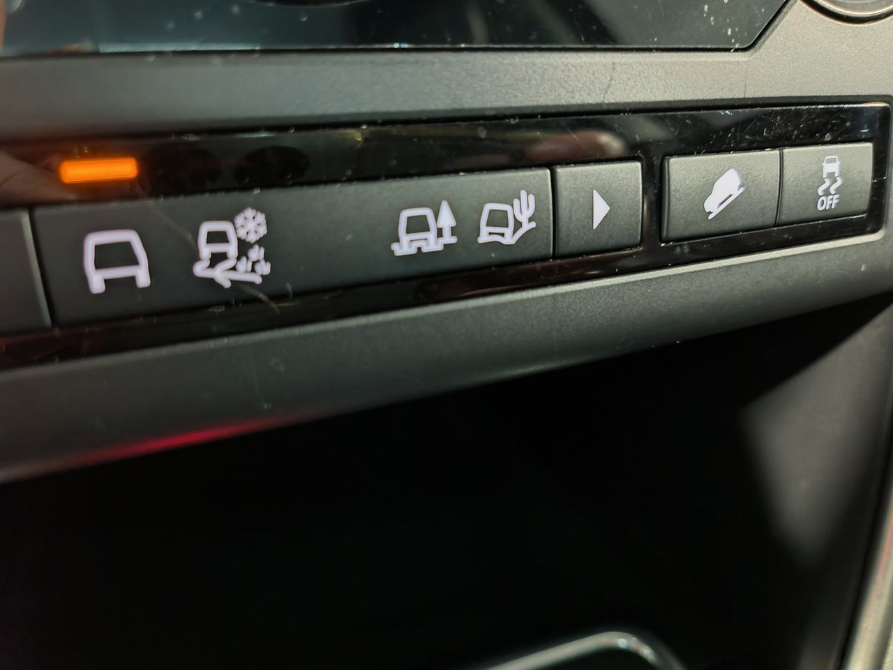 Land-Rover Discovery 2.0 TD4 132 kW (180 CV) Aut. SE 5 plazas Bajas Emisiones - Foto 2