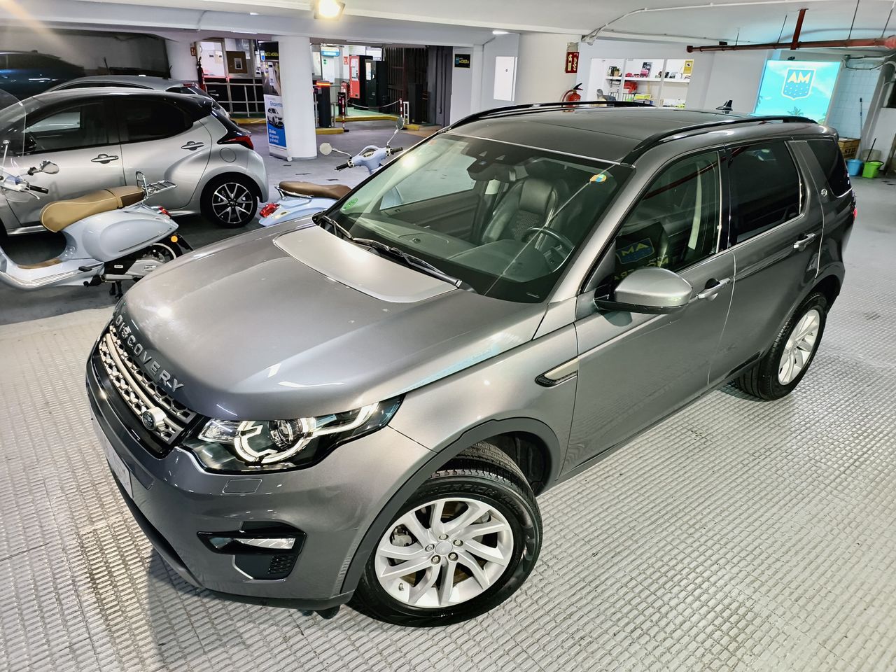 Land-Rover Discovery 2.0 TD4 132 kW (180 CV) Aut. SE 5 plazas Bajas Emisiones - Foto 2