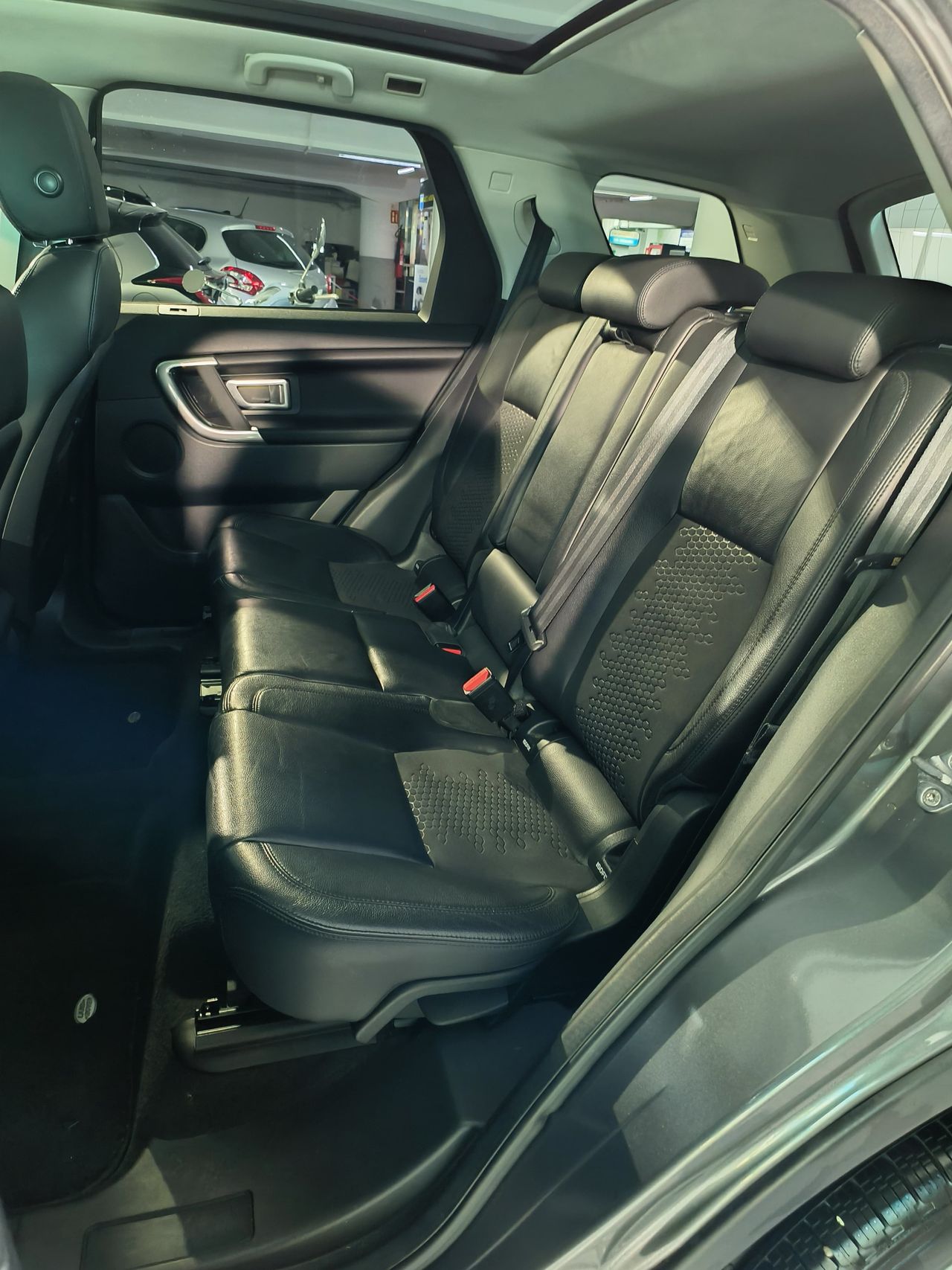 Land-Rover Discovery 2.0 TD4 132 kW (180 CV) Aut. SE 5 plazas Bajas Emisiones - Foto 2