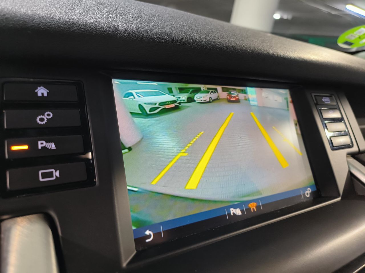 Land-Rover Discovery 2.0 TD4 132 kW (180 CV) Aut. SE 5 plazas Bajas Emisiones - Foto 2