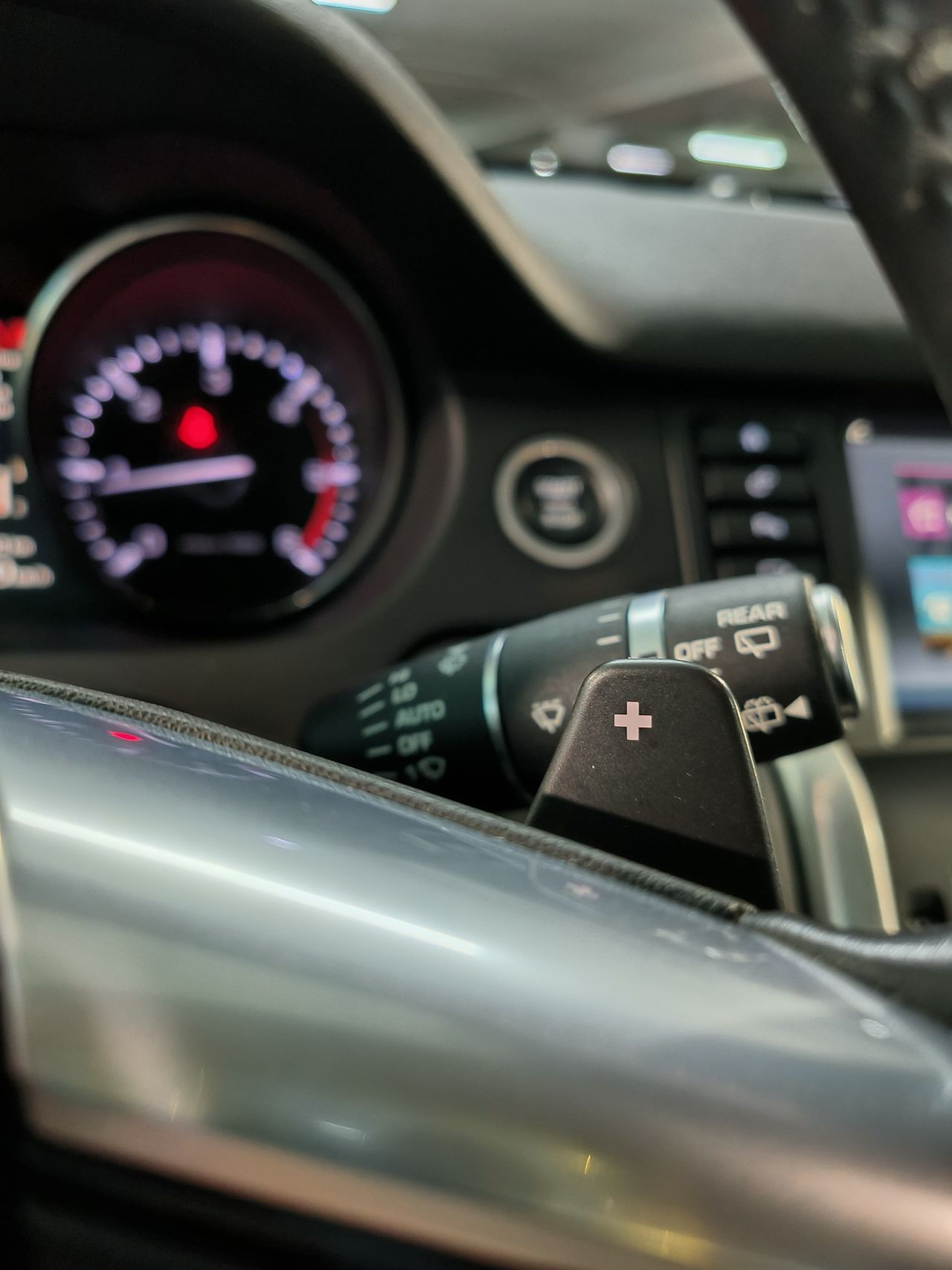 Land-Rover Discovery 2.0 TD4 132 kW (180 CV) Aut. SE 5 plazas Bajas Emisiones - Foto 2