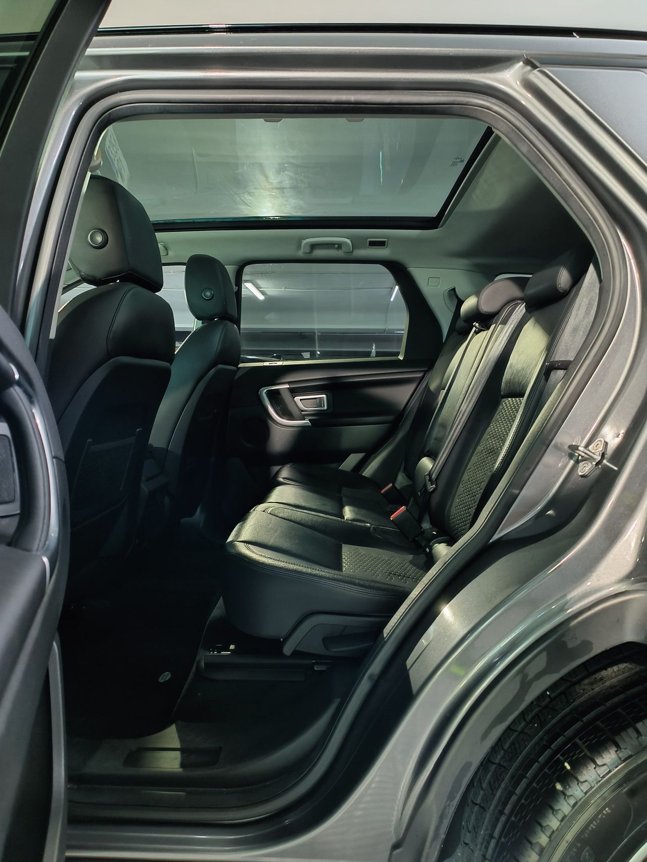 Land-Rover Discovery 2.0 TD4 132 kW (180 CV) Aut. SE 5 plazas Bajas Emisiones - Foto 2