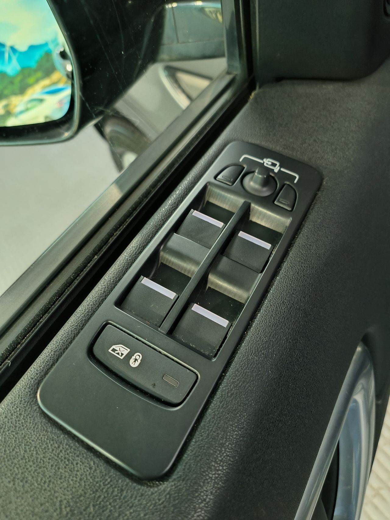 Land-Rover Discovery 2.0 TD4 132 kW (180 CV) Aut. SE 5 plazas Bajas Emisiones - Foto 2