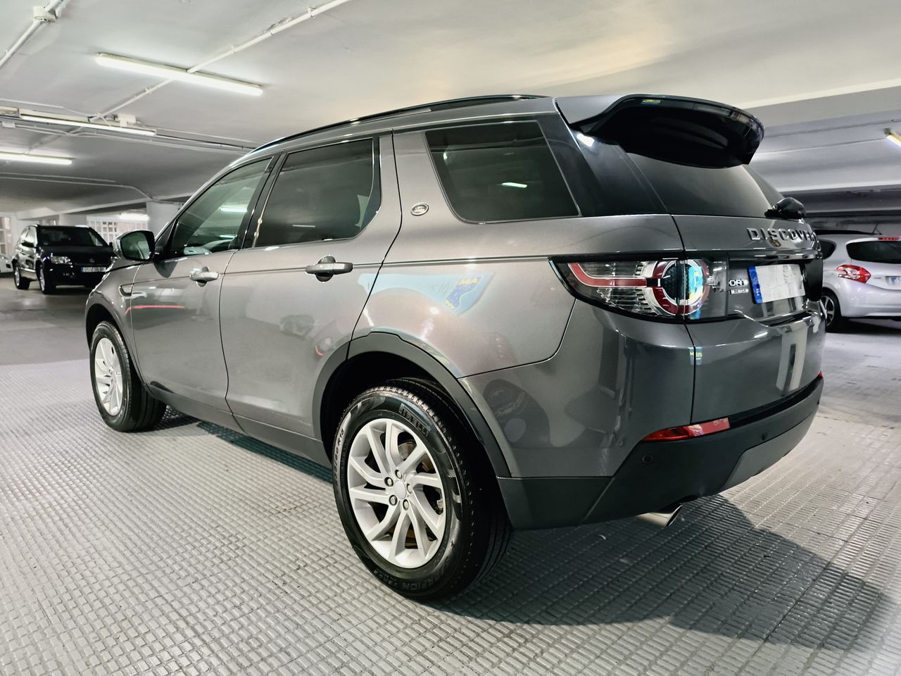 Land-Rover Discovery 2.0 TD4 132 kW (180 CV) Aut. SE 5 plazas Bajas Emisiones - Foto 2