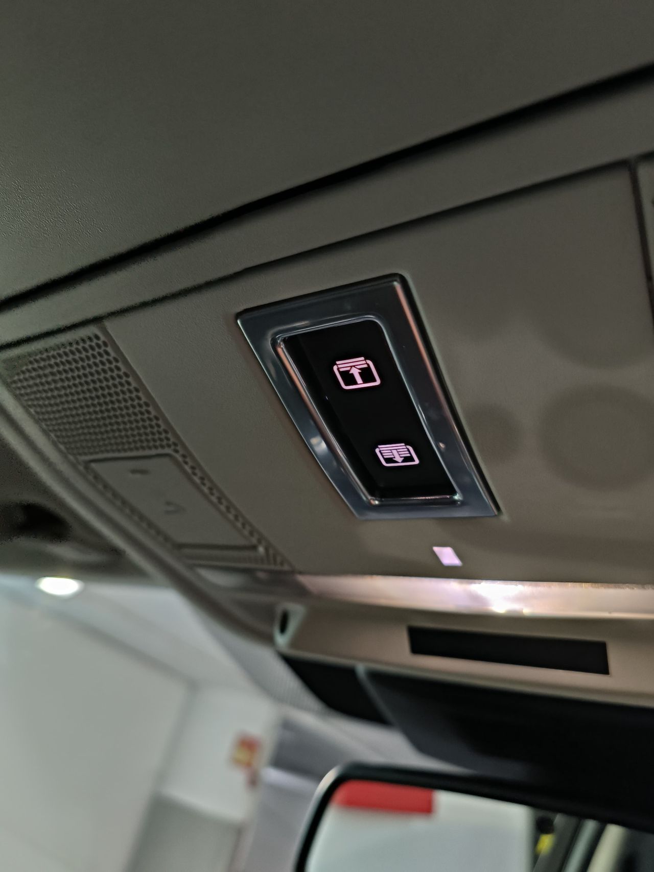 Land-Rover Discovery 2.0 TD4 132 kW (180 CV) Aut. SE 5 plazas Bajas Emisiones - Foto 2