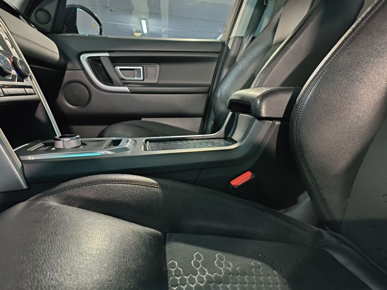 Land-Rover Discovery 2.0 TD4 132 kW (180 CV) Aut. SE 5 plazas Bajas Emisiones - Foto 2