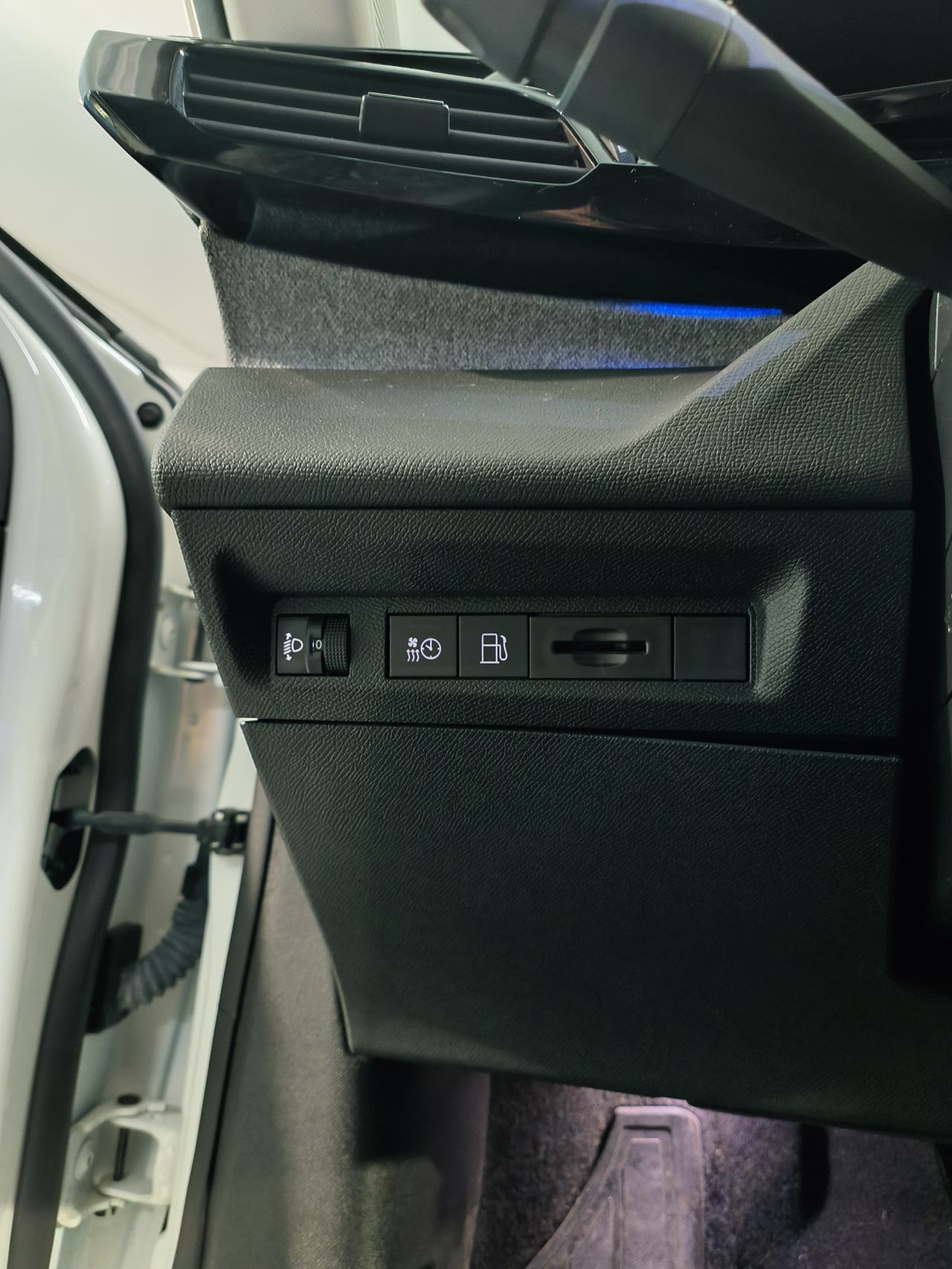 Peugeot 308 308 5P Allure Pack Hybrid 180 eEAT8 - Foto 2