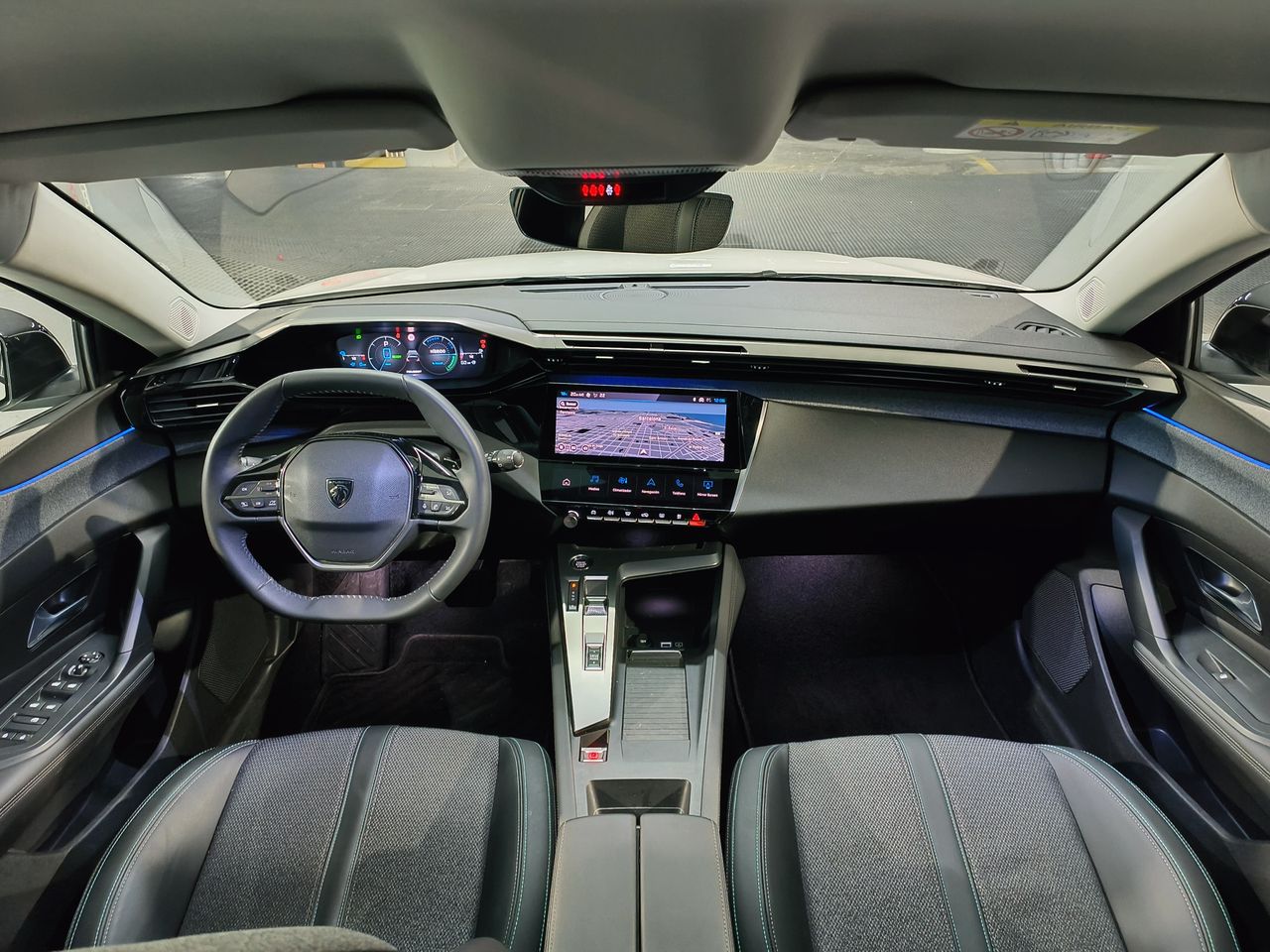 Peugeot 308 308 5P Allure Pack Hybrid 180 eEAT8 - Foto 2