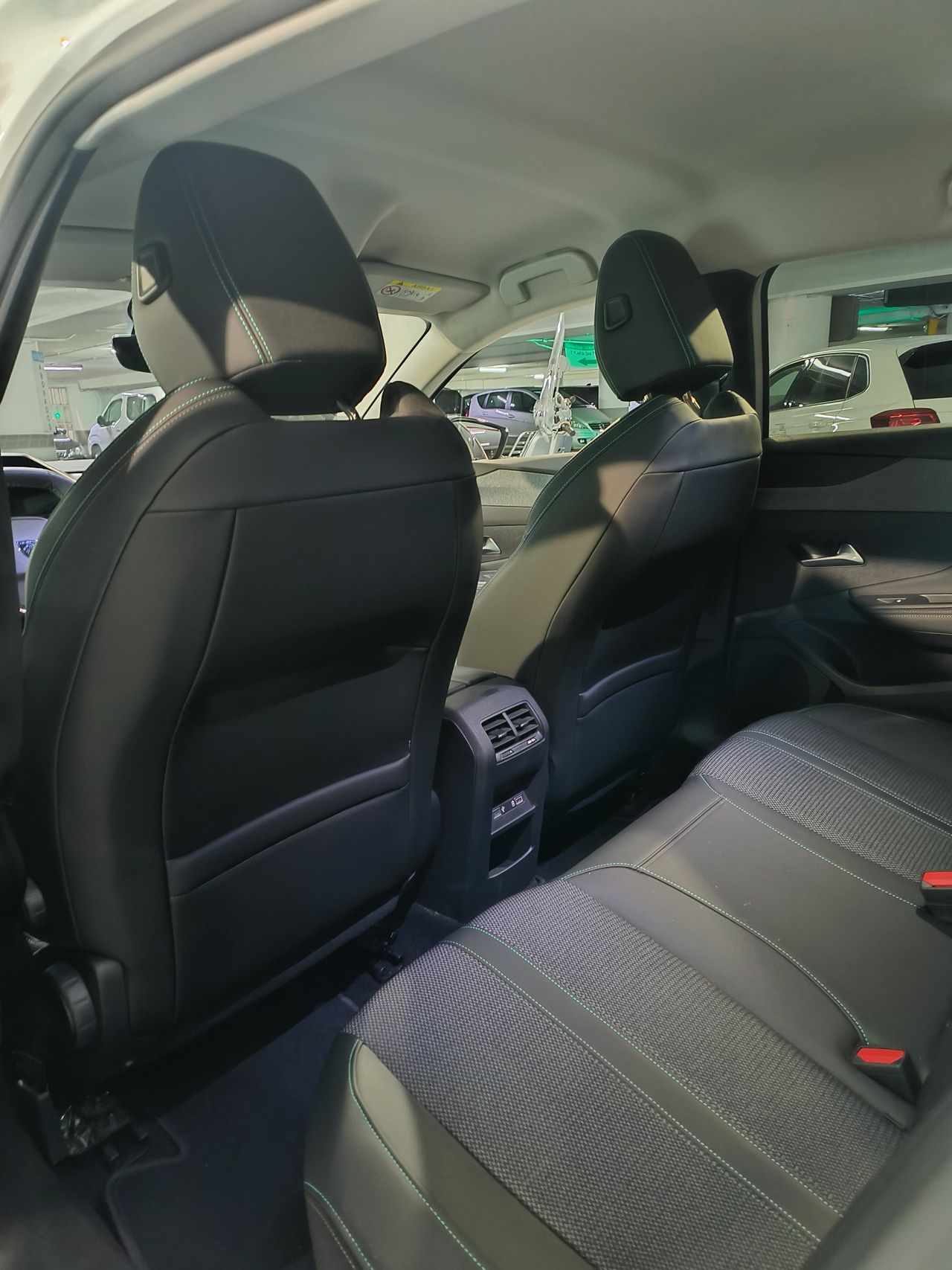 Peugeot 308 308 5P Allure Pack Hybrid 180 eEAT8 - Foto 2