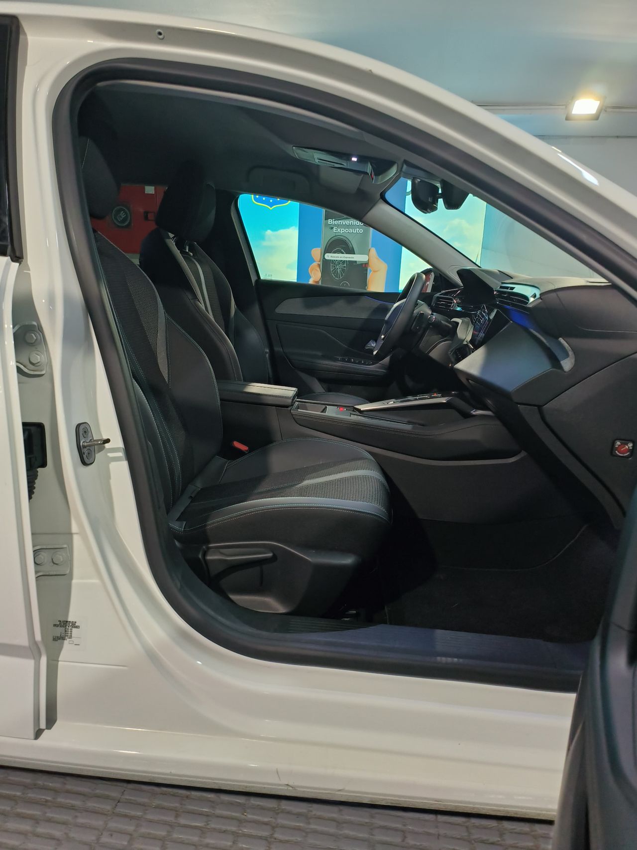 Peugeot 308 308 5P Allure Pack Hybrid 180 eEAT8 - Foto 2