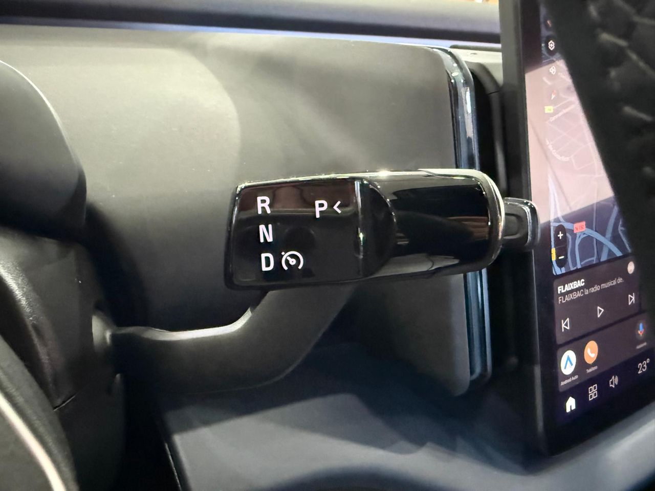 Volvo EX30 Single Motor Extended Range Core Auto - Foto 2