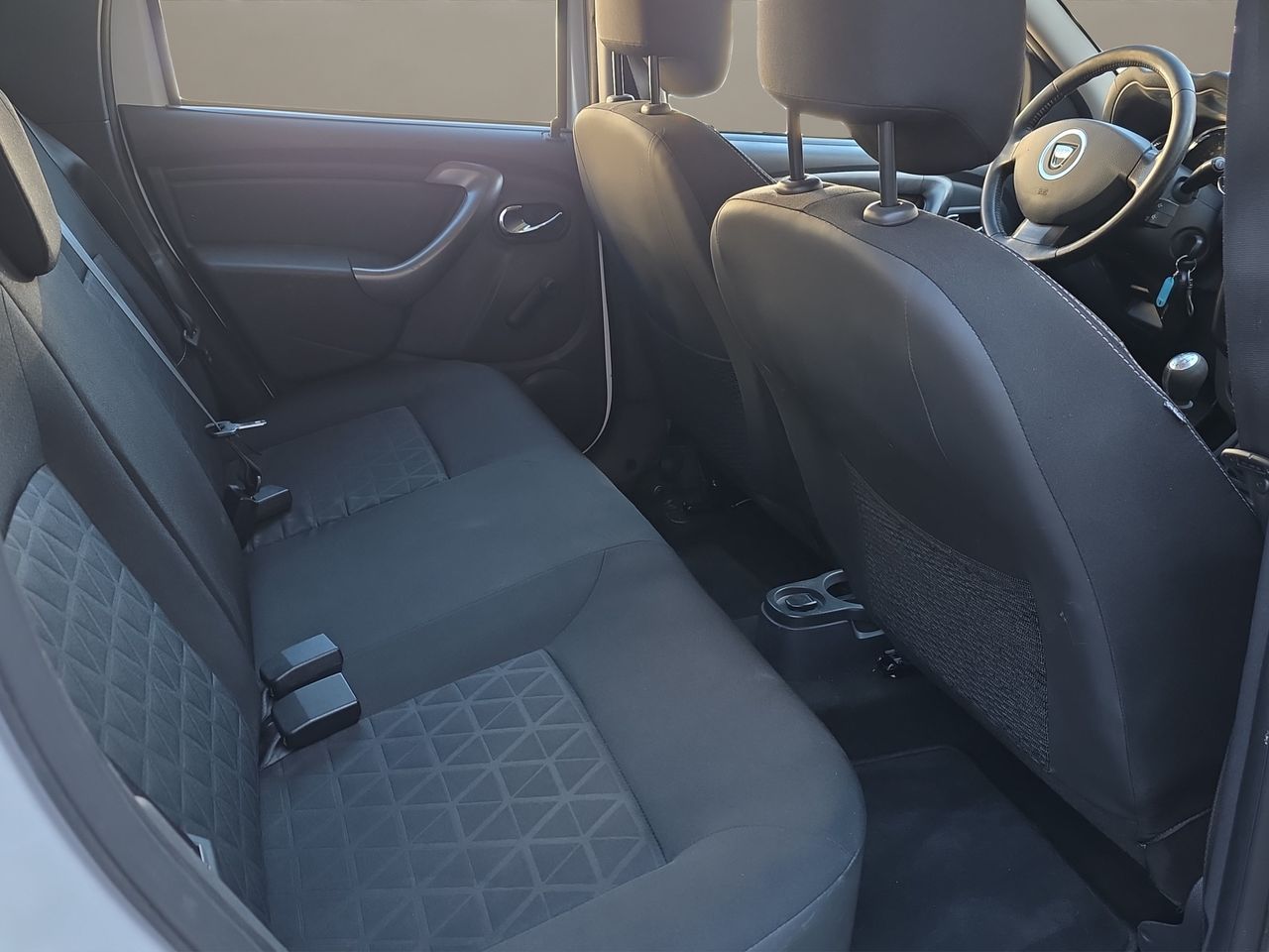 Dacia Duster  Laureate dCi 90 - Foto 2