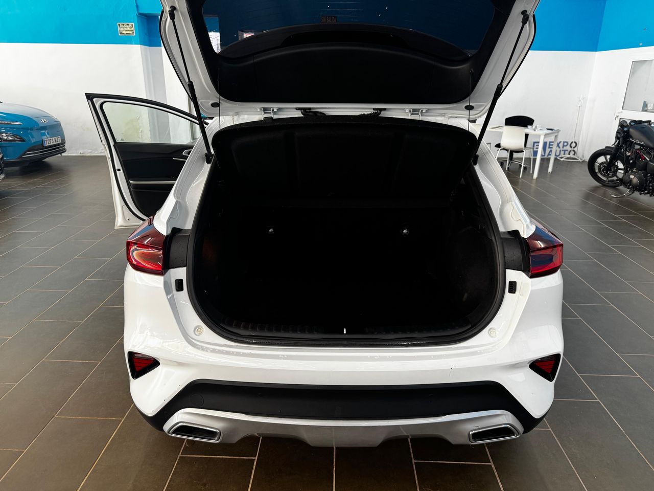 Kia XCeed 1.6 MHEV Tech 100 kW (136 CV) - Foto 2