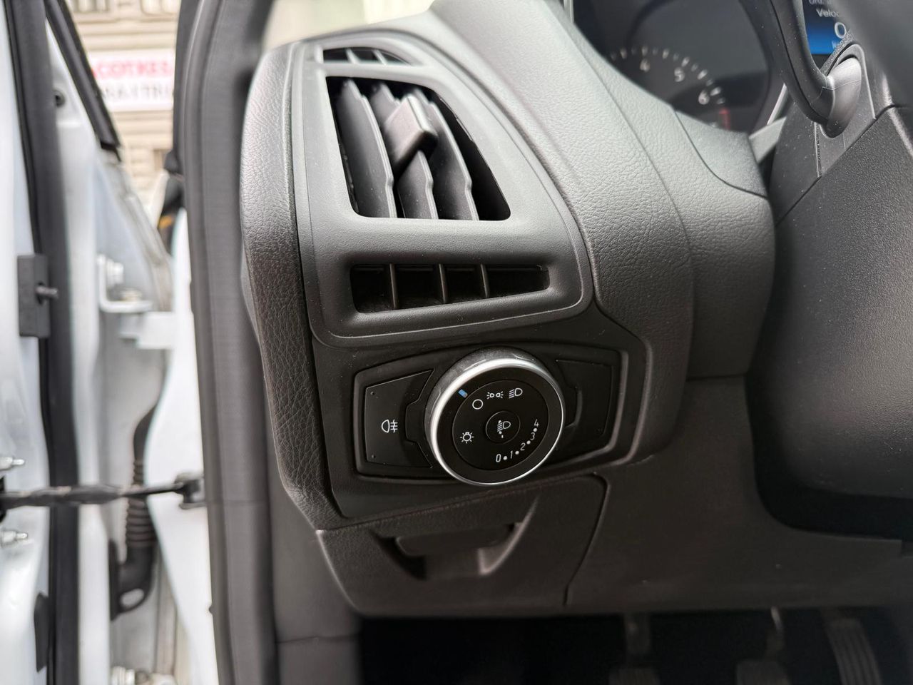 Ford Focus 1.0 Ecoboost A-S-S 100 Trend Sportbreak - Foto 2