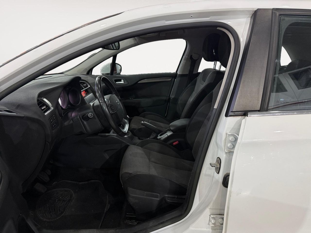 Citroën C4 1.6 e-HDi 115cv Collection - Foto 2