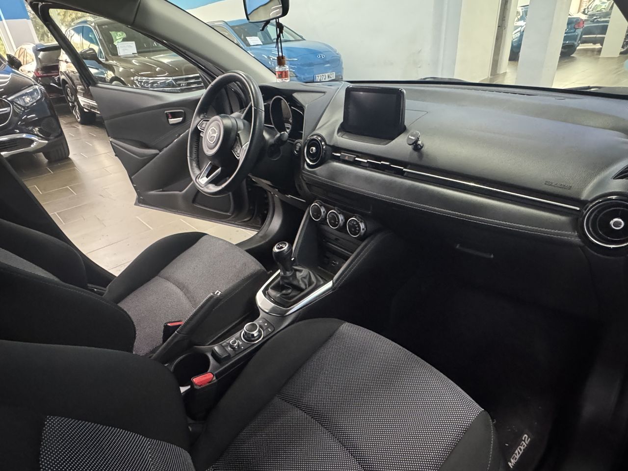 Mazda 2 Mazda Luxury 1.5 SKYACTIV-G 90 CV - Foto 2