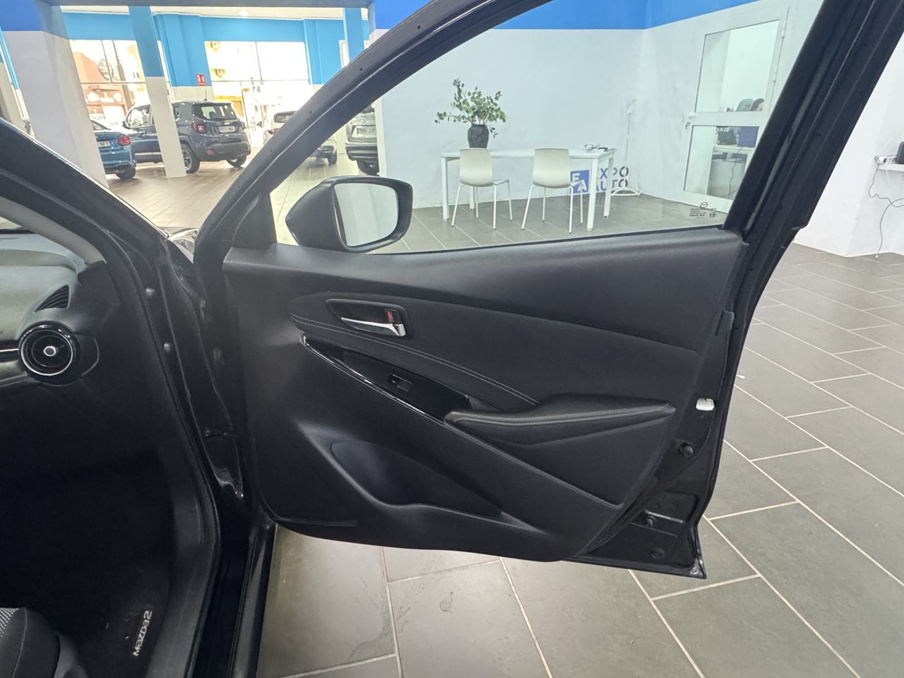 Mazda 2 Mazda Luxury 1.5 SKYACTIV-G 90 CV - Foto 2