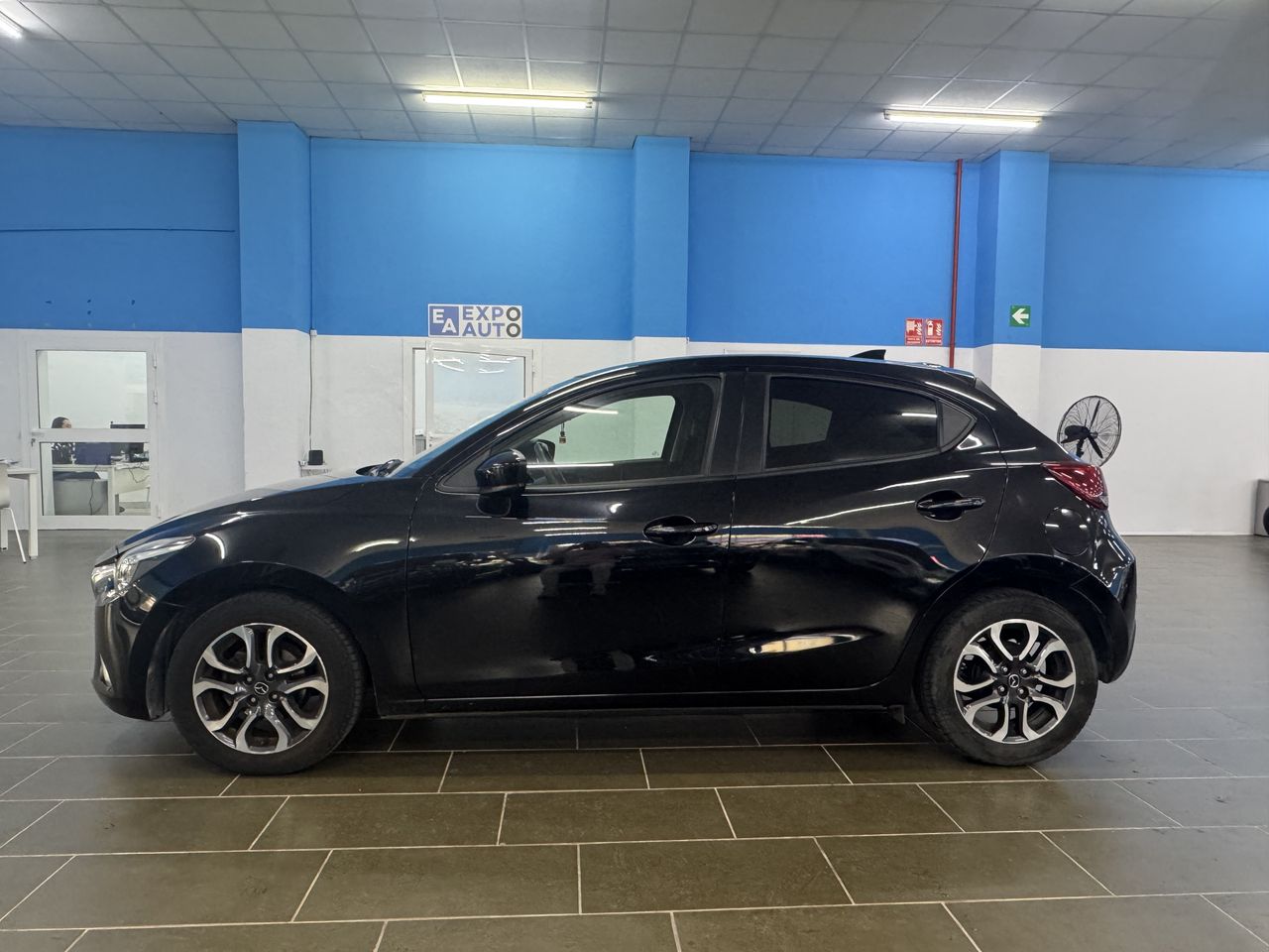 Mazda 2 Mazda Luxury 1.5 SKYACTIV-G 90 CV - Foto 2