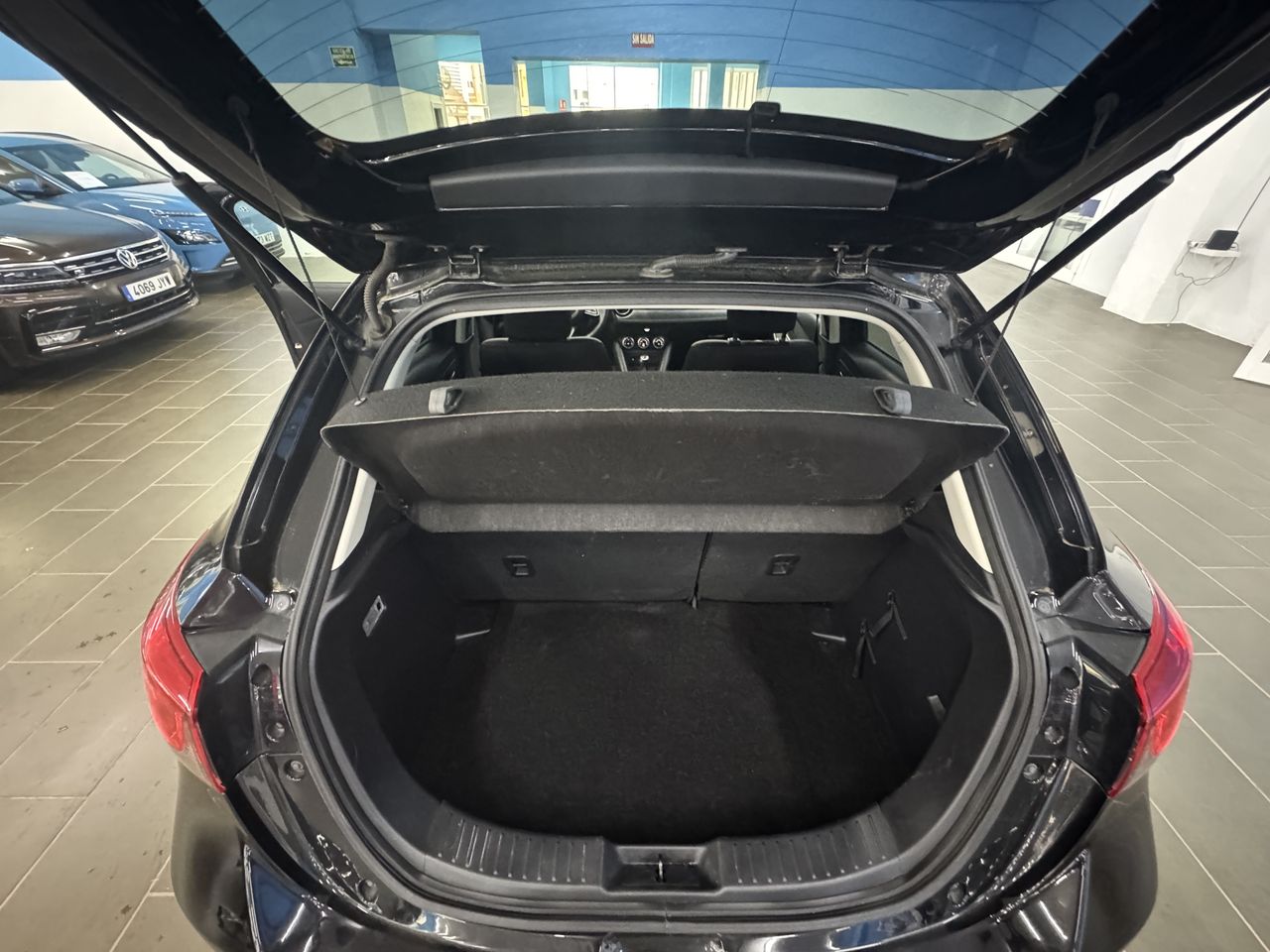 Mazda 2 Mazda Luxury 1.5 SKYACTIV-G 90 CV - Foto 2