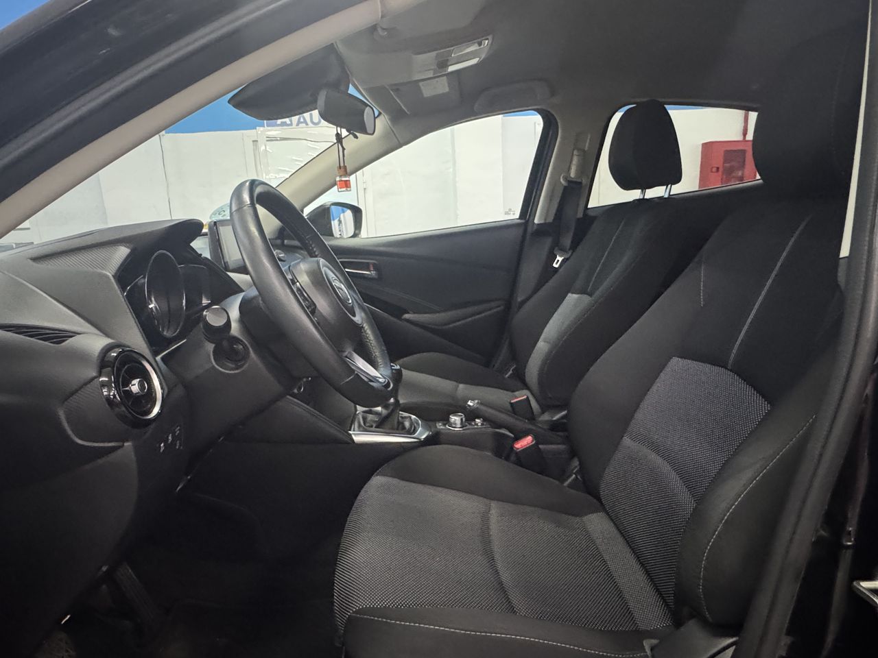 Mazda 2 Mazda Luxury 1.5 SKYACTIV-G 90 CV - Foto 2