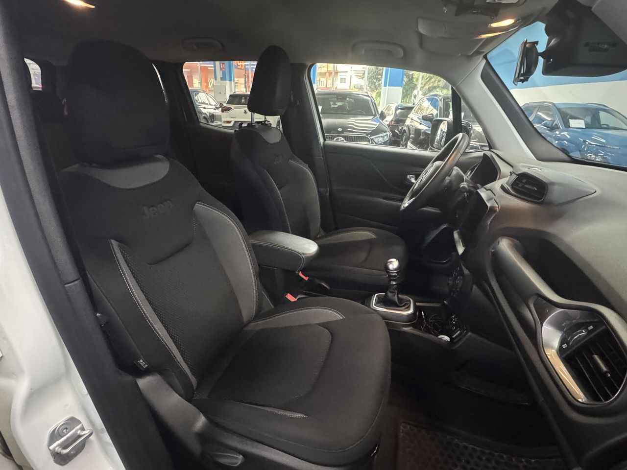 Jeep Renegade Night Eagle 1.0 Turbo 88 kW (120 CV) 4x2 - Foto 2