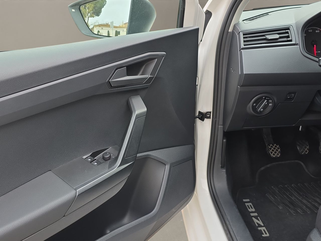 Seat Ibiza 1.0 MPI 59kW (80CV) Reference - Foto 2