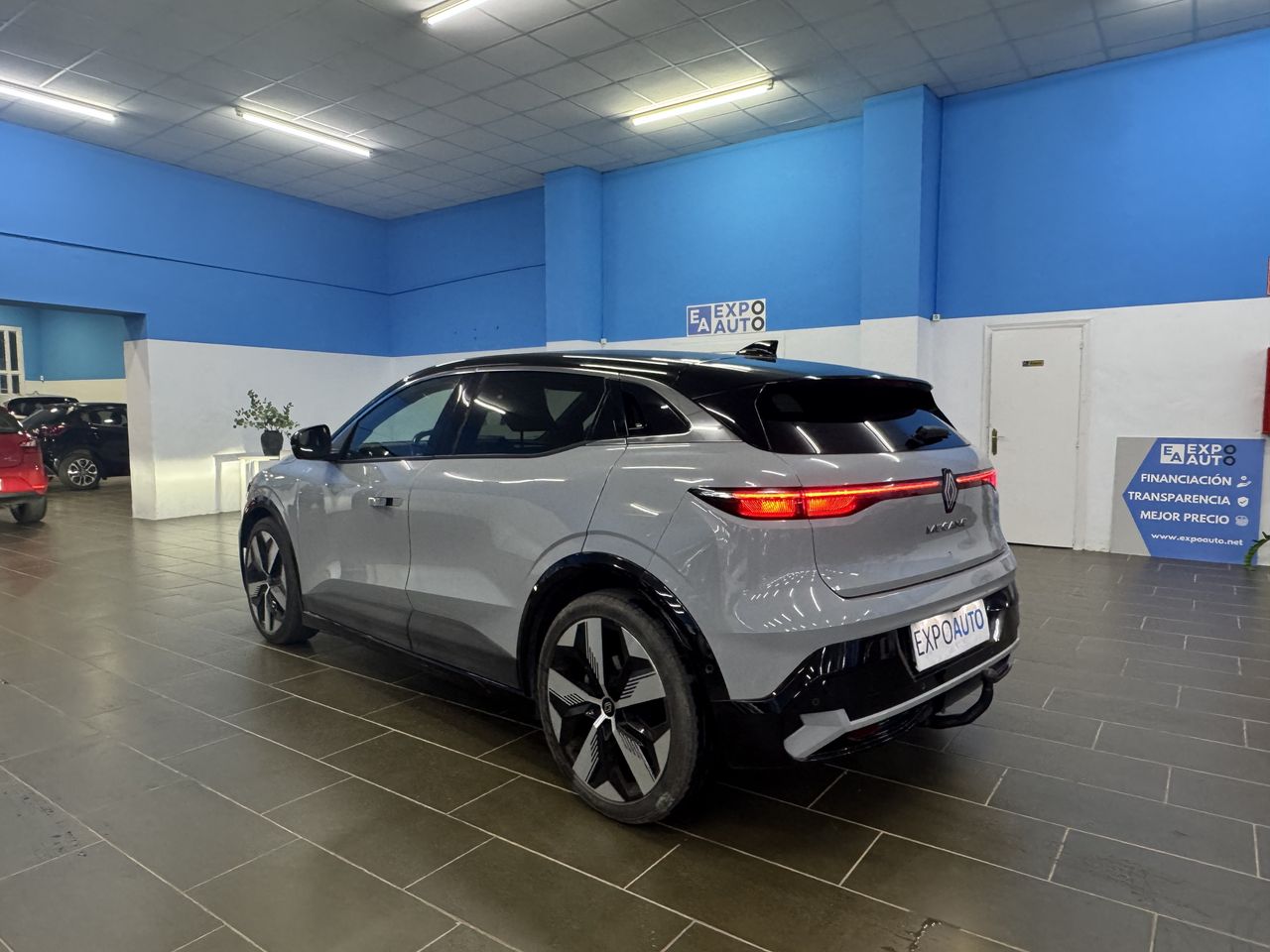 Renault Megane E-TECH 100% eléctrico equilibre EV60 160 kW (220 CV) super charge - Foto 2