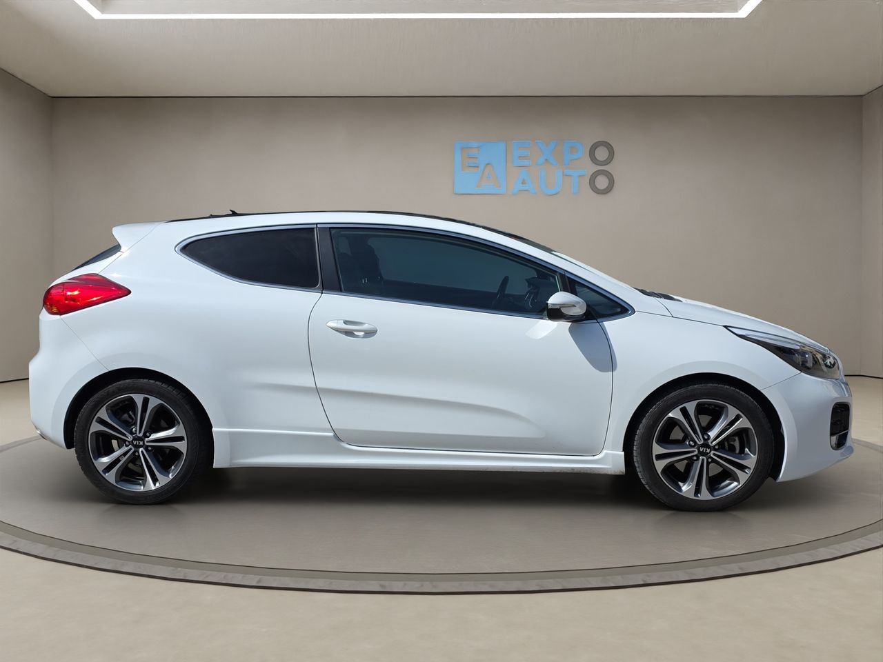 Kia Ceed 1.6 CRDi VGT 100kW (136CV) GT Line - Foto 2