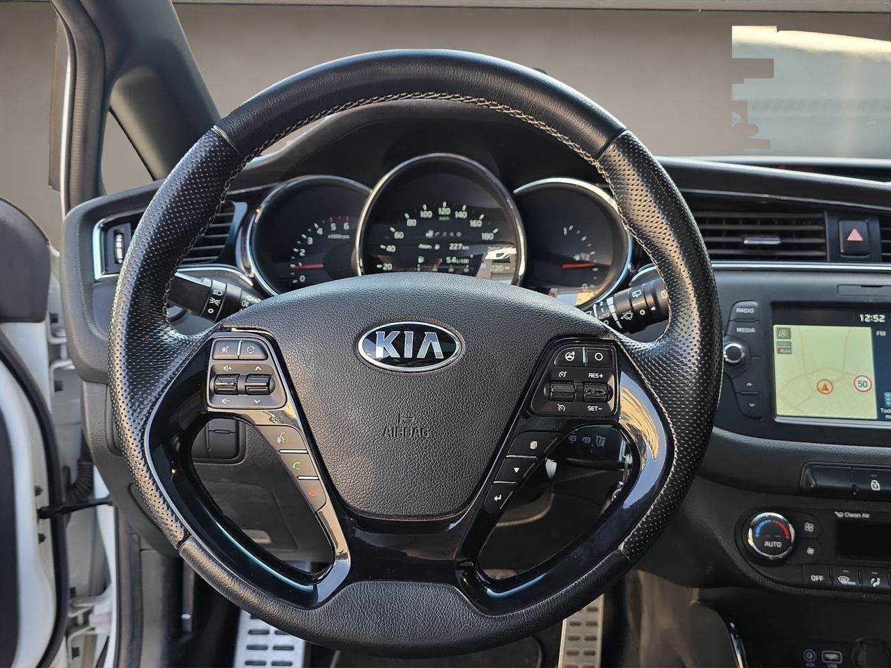 Kia Ceed 1.6 CRDi VGT 100kW (136CV) GT Line - Foto 2