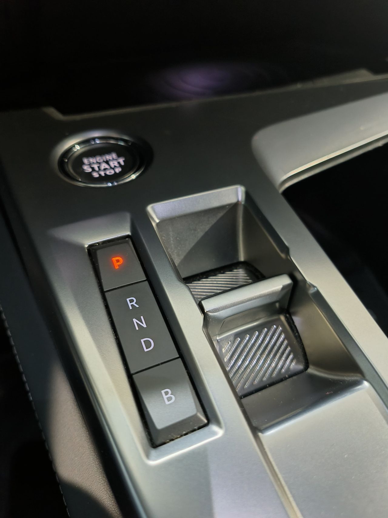 Peugeot 308 308 5P Allure Pack Hybrid 180 eEAT8 - Foto 2