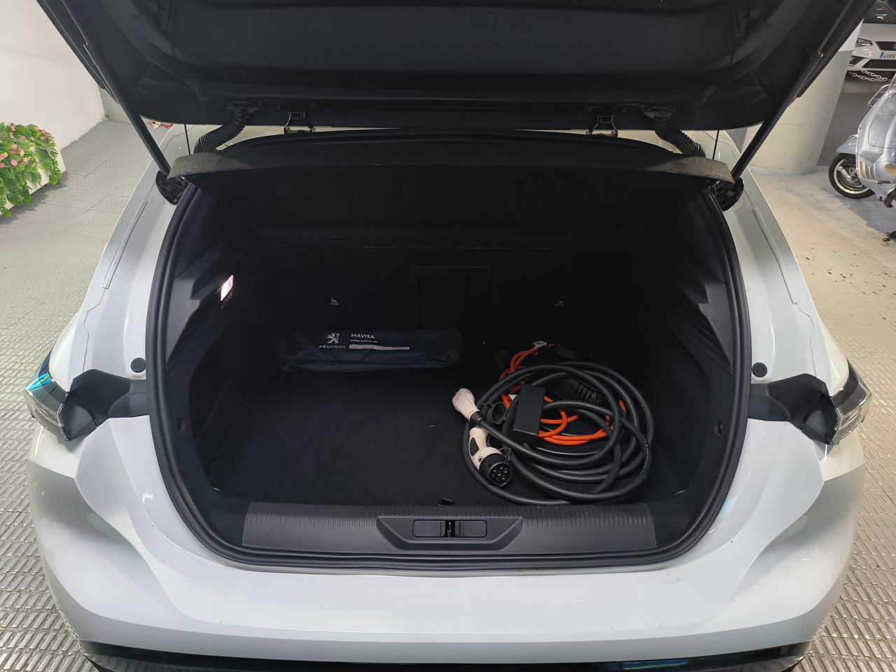 Peugeot 308 308 5P Allure Pack Hybrid 180 eEAT8 - Foto 2